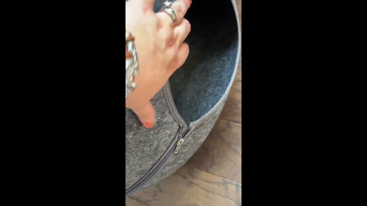 Perfect size for larger cats.